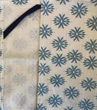 Load image into Gallery viewer, Stripe Flower Tea Towel set

